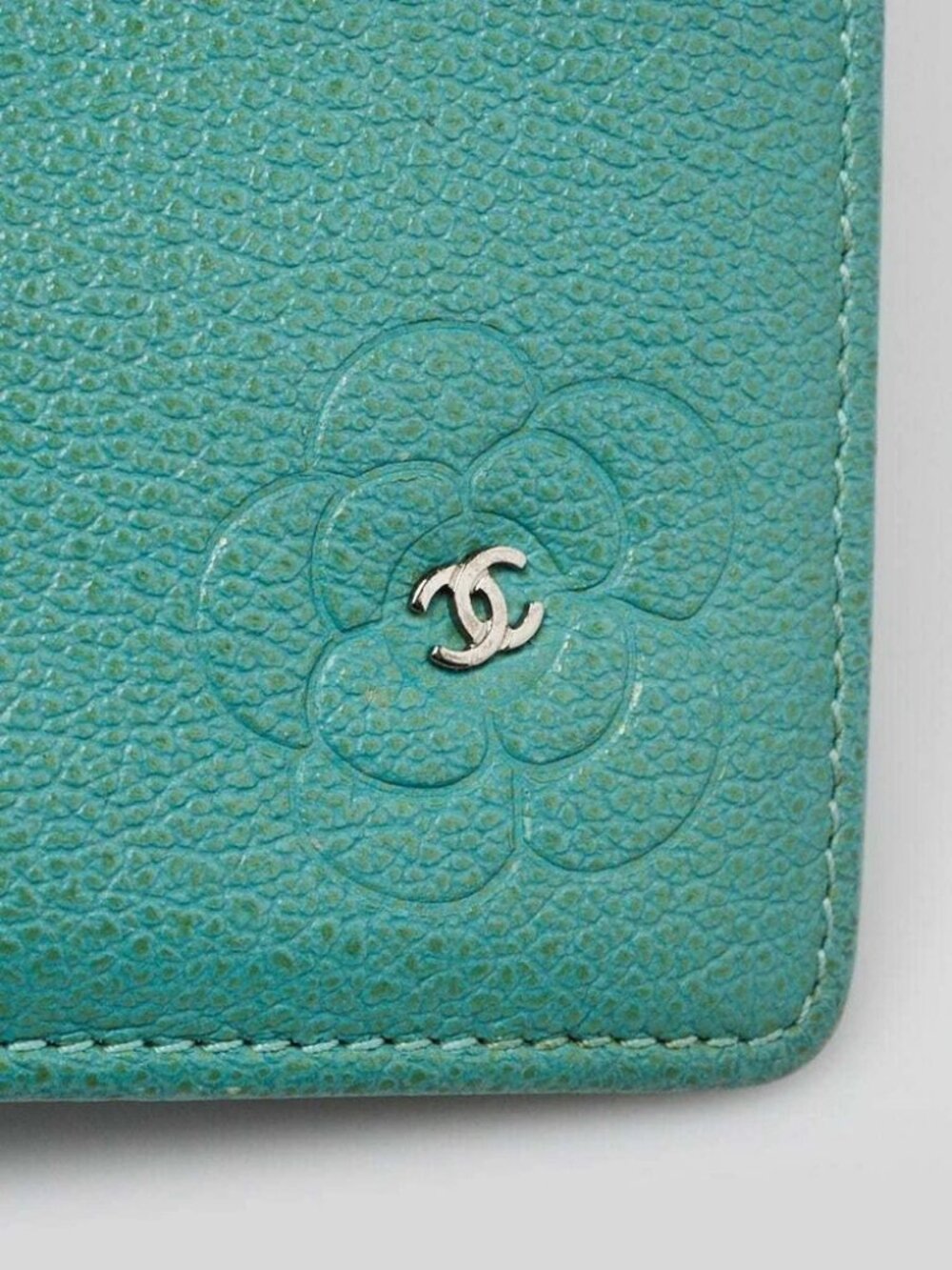 Chanel Green Leather Camellia Long Wallet - Picture 4 of 10